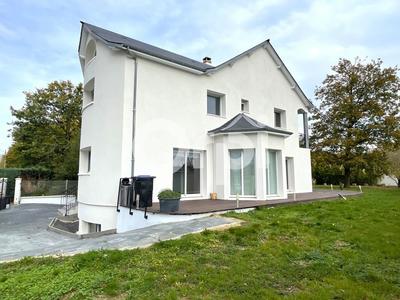 Maison - 265 m² - 7 pièces