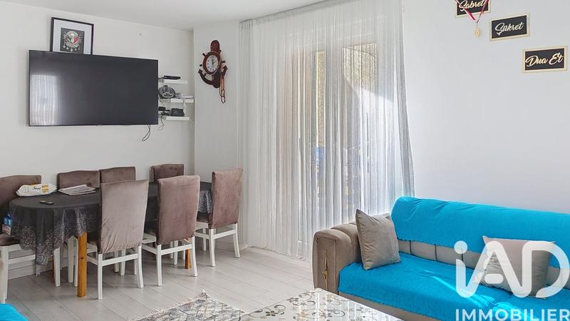 Maison - 280 m² - 16 pièces