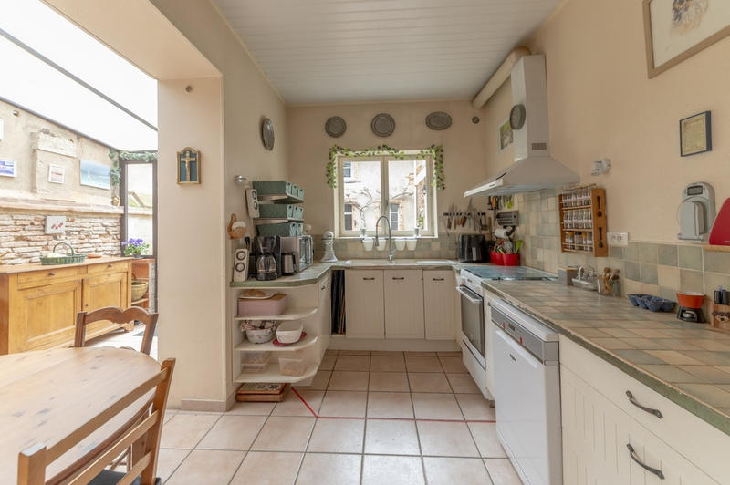 Maison - 225 m² - 7 pièces