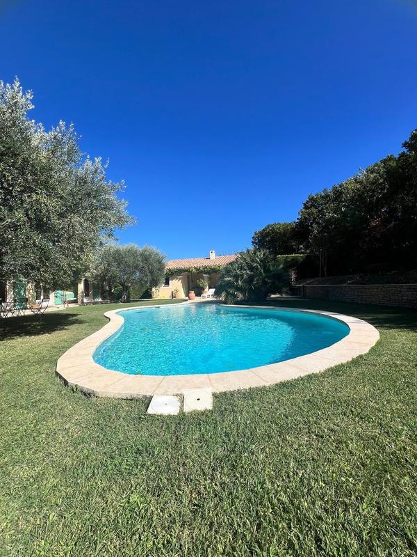 Maison - 208 m² - 7 pièces