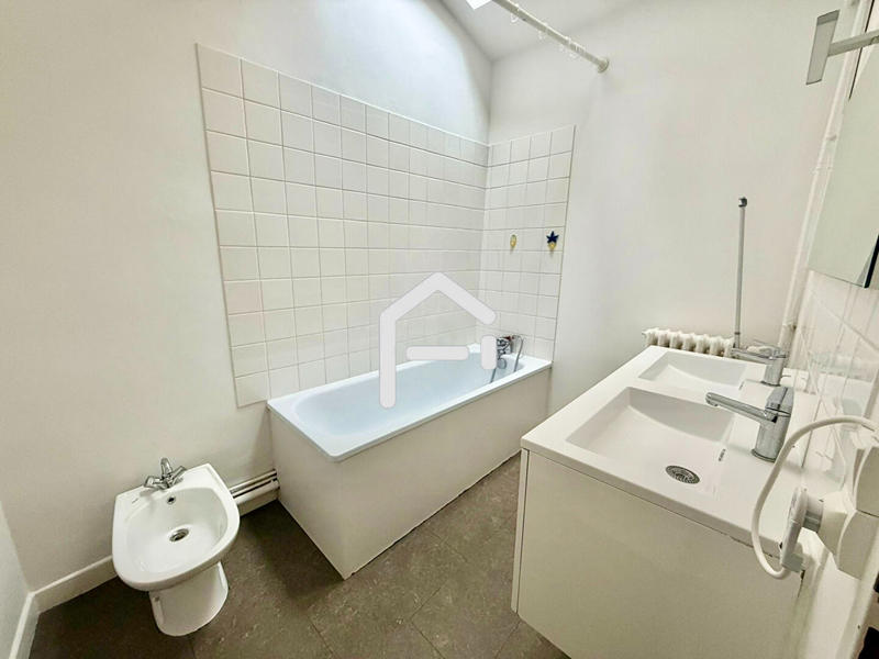 Appartement - 99 m² - 4 pièces