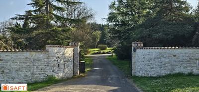 Maison - 322 m² - 9 pièces