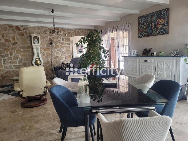 Maison - 185 m² - 6 pièces