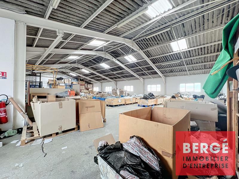 Entrepôt - 1 800 m²