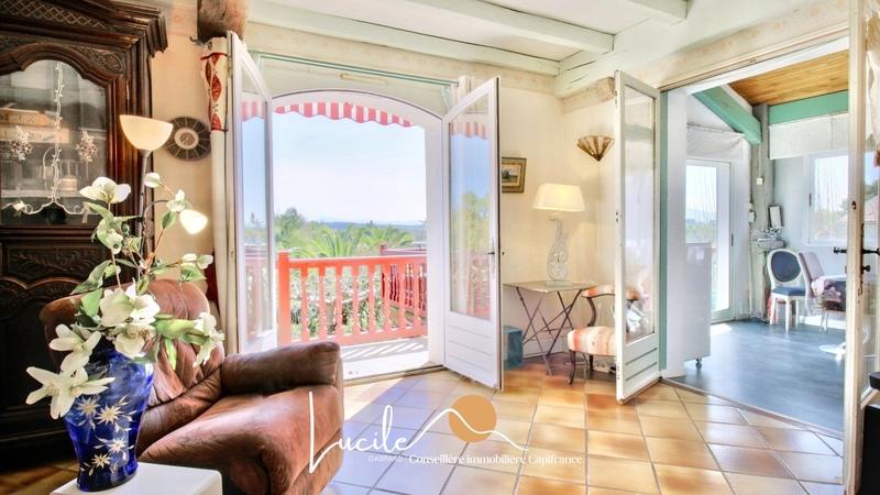 Maison - 235 m² - 9 pièces