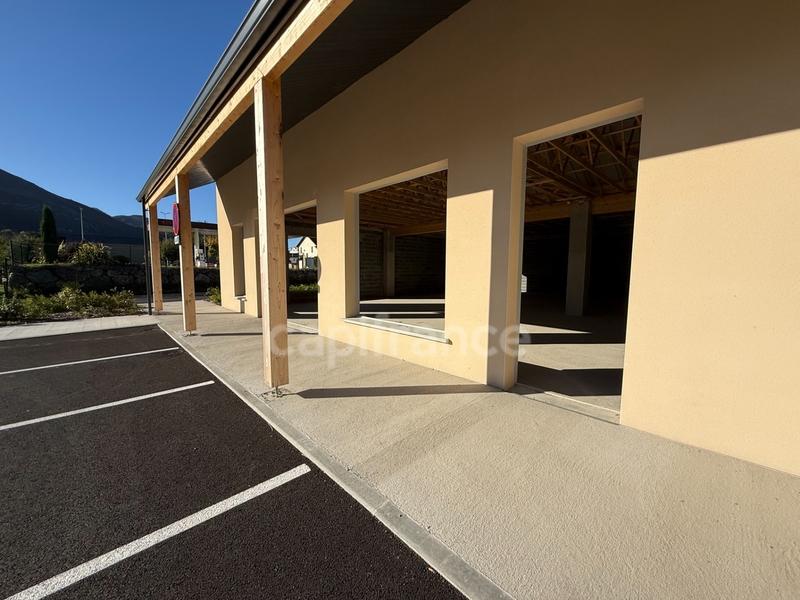 Local commercial - 190 m² - 1 pièce