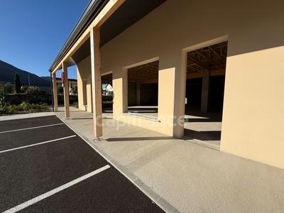 Local commercial - 190 m² - 1 pièce