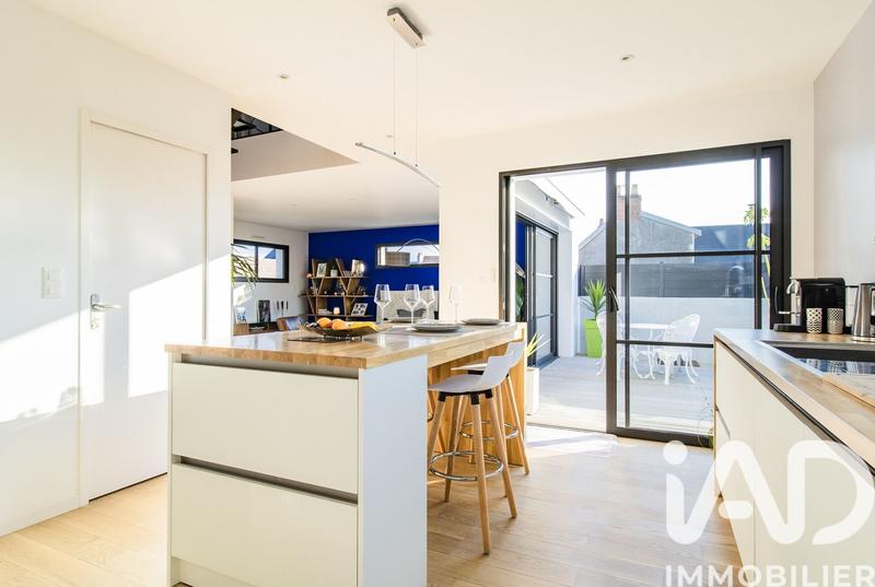 Maison - 99 m² - 5 pièces