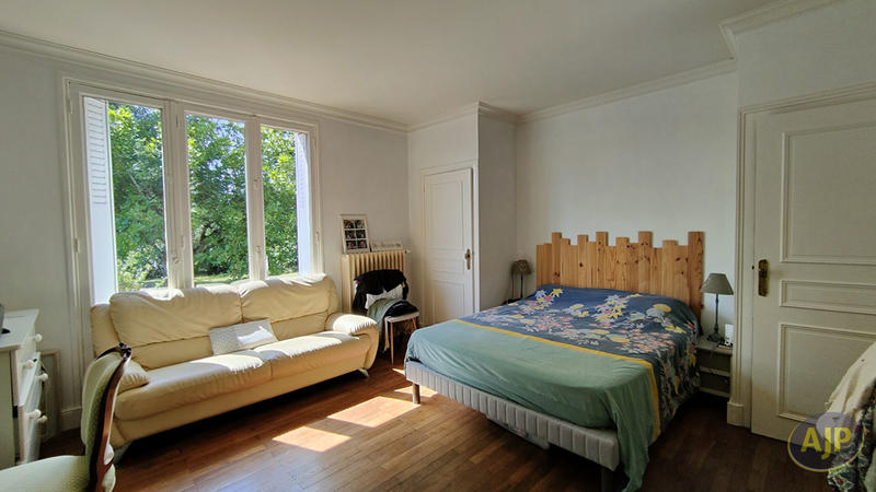 Maison - 196 m² - 7 pièces