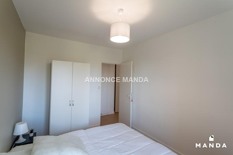 Chambre - 11 m² - 5 pièces