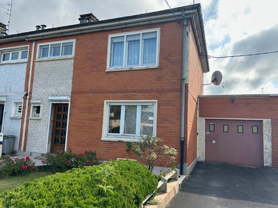 Maison - 93 m² - 7 pièces