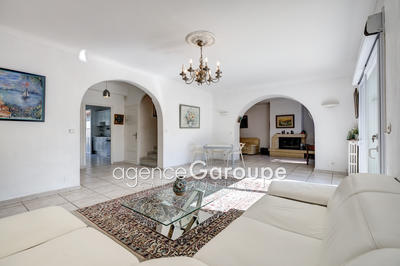 Maison - 225 m² - 6 pièces