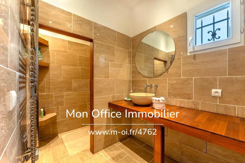 Villa - 200 m² - 7 pièces