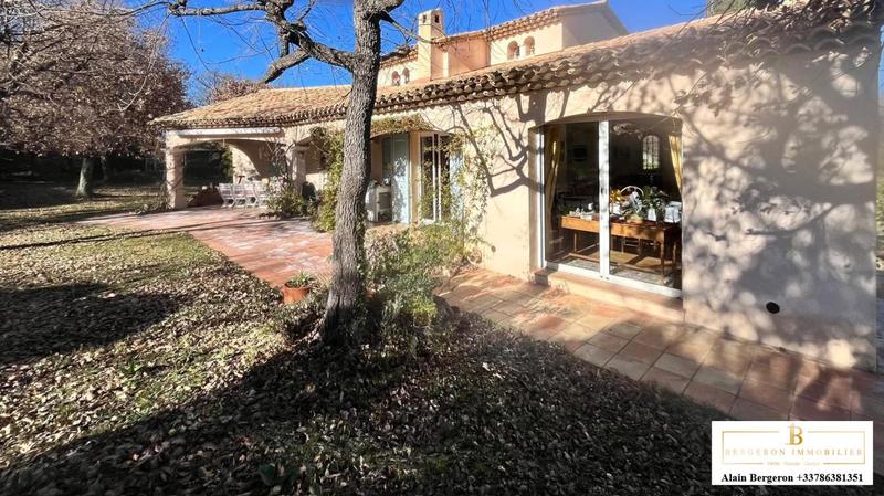 Maison traditionnelle - 157 m² - 6 pièces