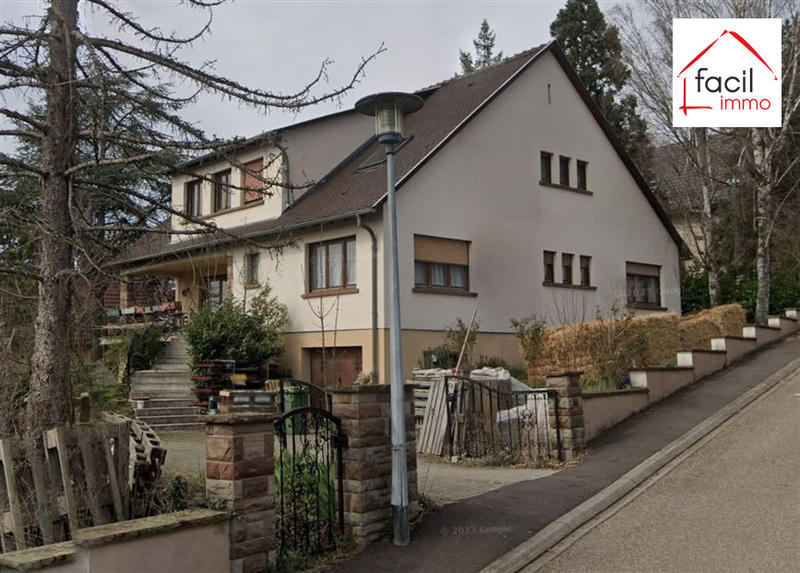 Maison - 250 m² - 9 pièces