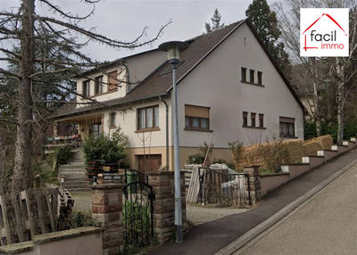 Maison - 250 m² - 9 pièces