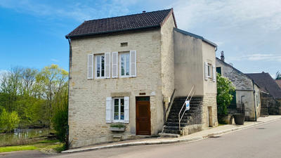 Maison de village - 88 m² - 5 pièces