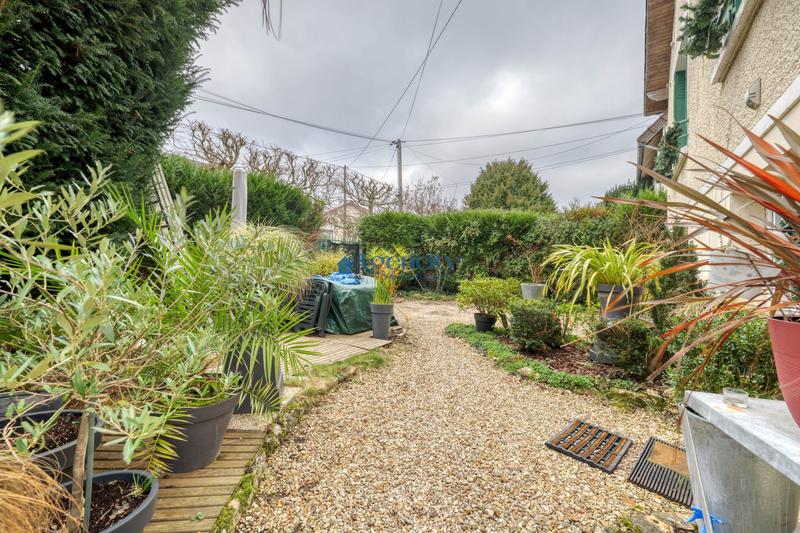 Maison - 137 m² - 6 pièces