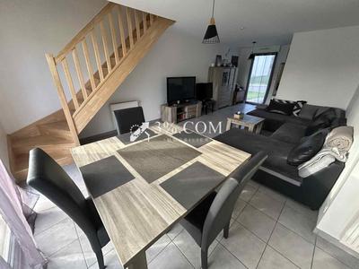 Maison - 93 m² - 5 pièces