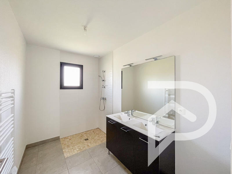 Maison - 99 m² - 4 pièces