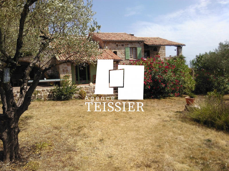 Maison - 286 m² - 9 pièces