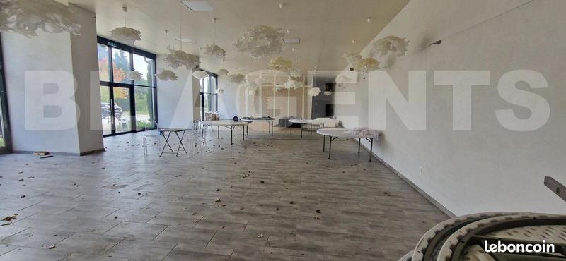 Maison - 650 m² - 20 pièces