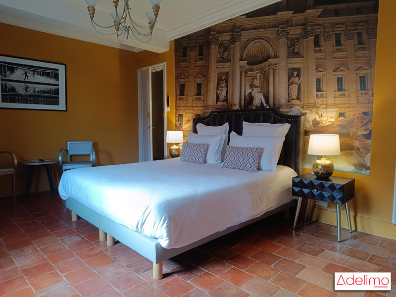 Maison - 408 m² - 12 pièces