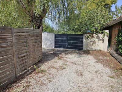 Terrain constructible - 673 m²