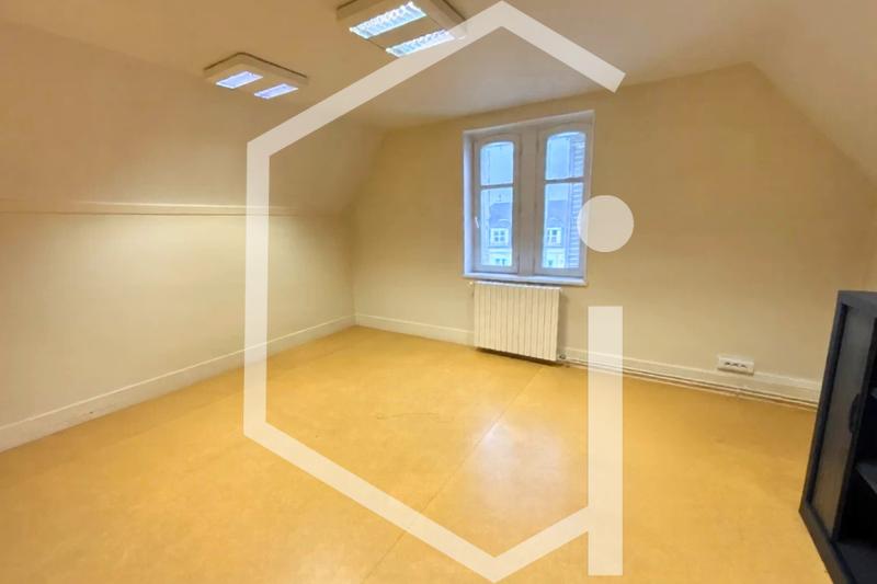 Maison - 325 m² - 18 pièces