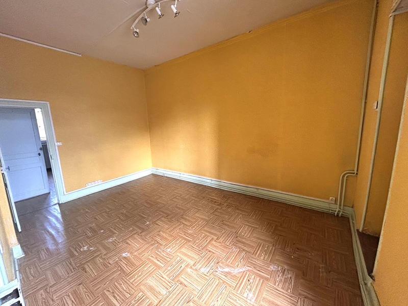 Immeuble - 102 m² - 8 pièces