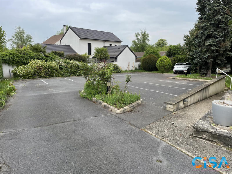 Maison - 265 m² - 10 pièces