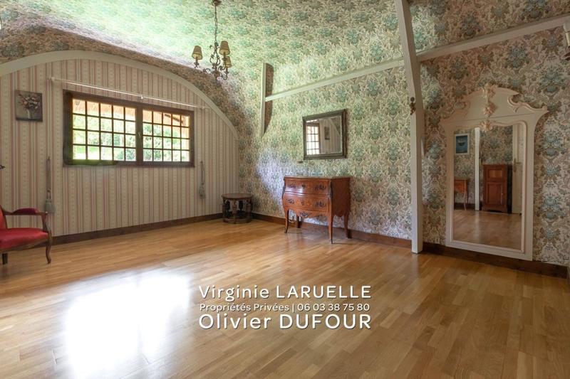 Maison - 210 m² - 6 pièces