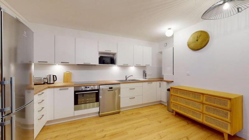 Chambre - 9 m² - 5 pièces