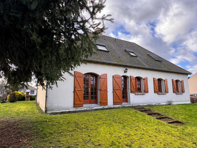 Maison - 200 m² - 9 pièces