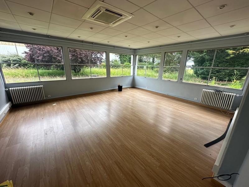 Local d'activités - 9 000 m²