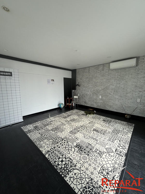 Local commercial - 110 m² - 1 pièce