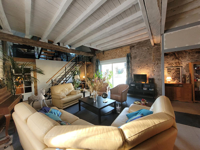 Maison - 237 m² - 10 pièces