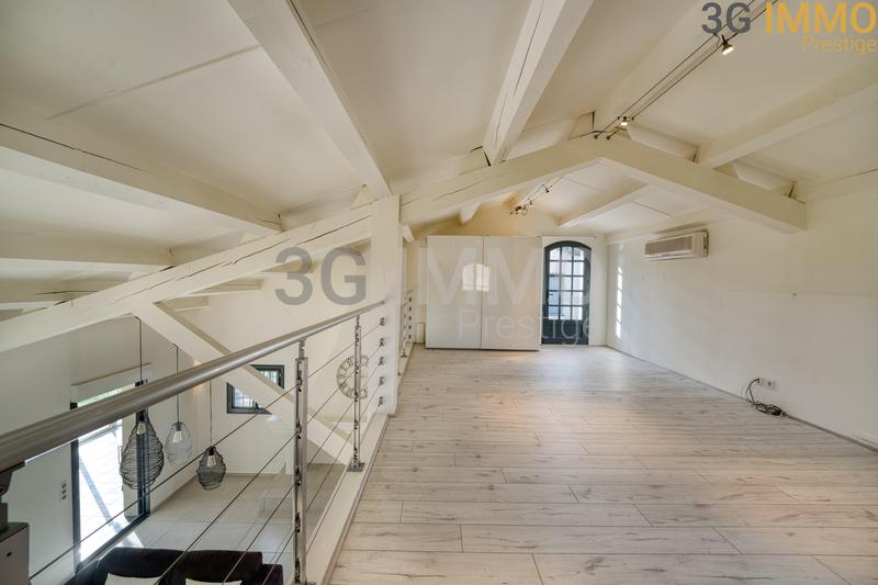 Villa - 209 m² - 8 pièces