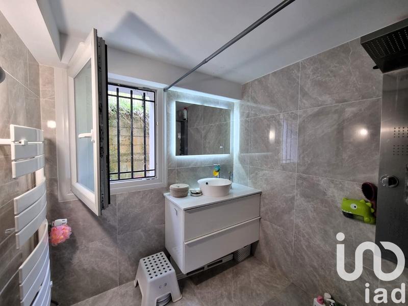 Maison - 275 m² - 10 pièces