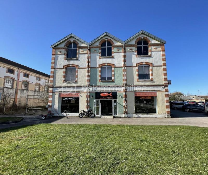 Immeuble - 1 600 m² - 12 pièces