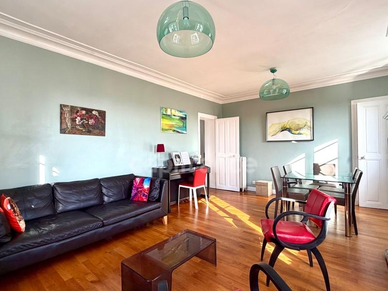 Appartement - 100 m² - 5 pièces