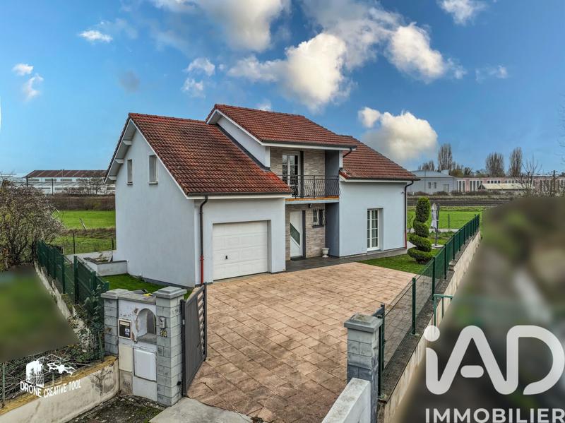 Maison - 202 m² - 6 pièces