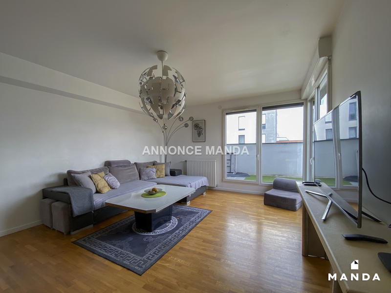 Chambre - 12 m² - 4 pièces