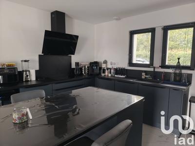 Maison - 210 m² - 6 pièces