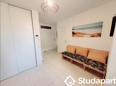 Chambre - 9 m² - 1 pièce