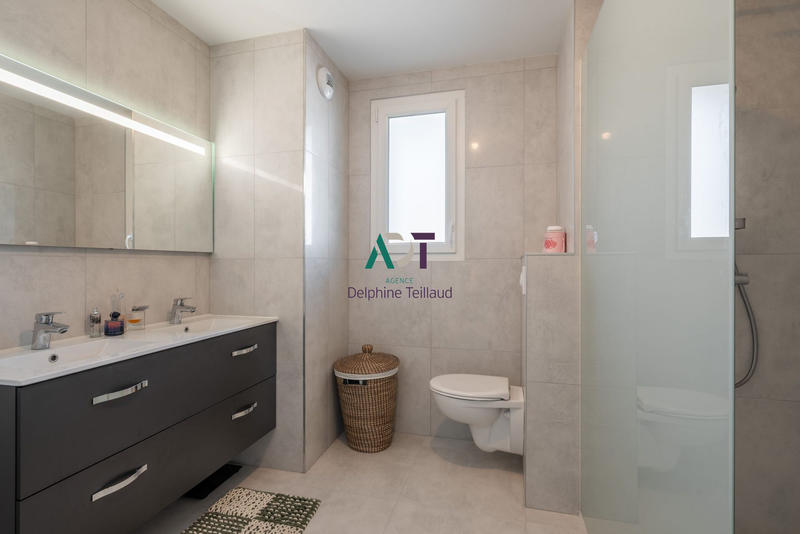 Appartement - 102 m² - 4 pièces