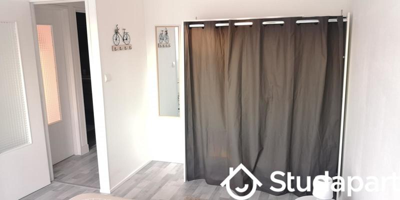 Chambre - 11 m² - 1 pièce