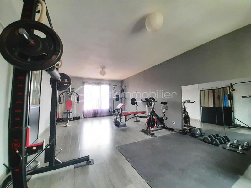 Maison traditionnelle - 117 m² - 6 pièces