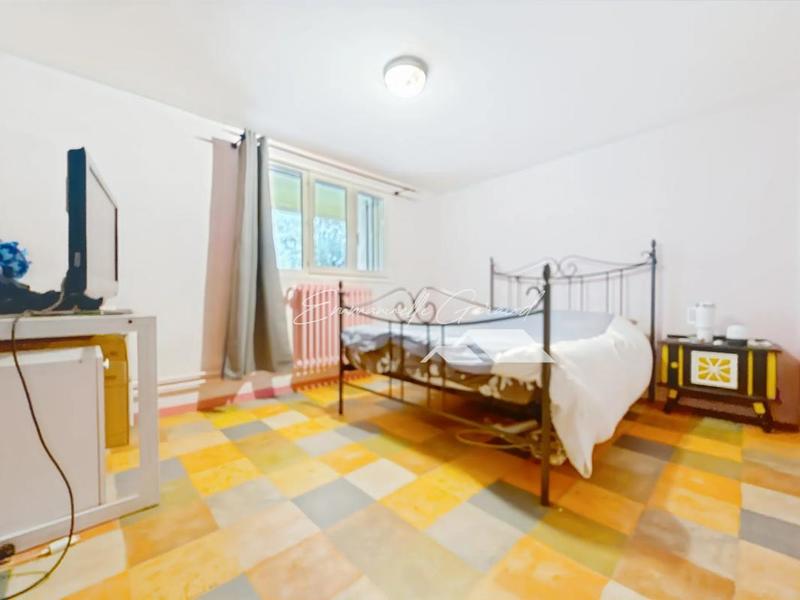 Appartement - 140 m² - 6 pièces