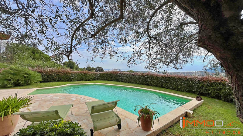 Villa - 215 m² - 9 pièces